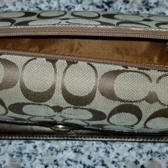 Coach Long Wallet - Picture 5 of 6